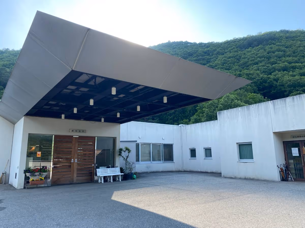 湯花里苑玄関
